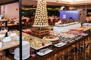 imagem mostra banquete para ceia de natal