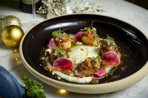 imagem mostra prato de comida para ceia de natal