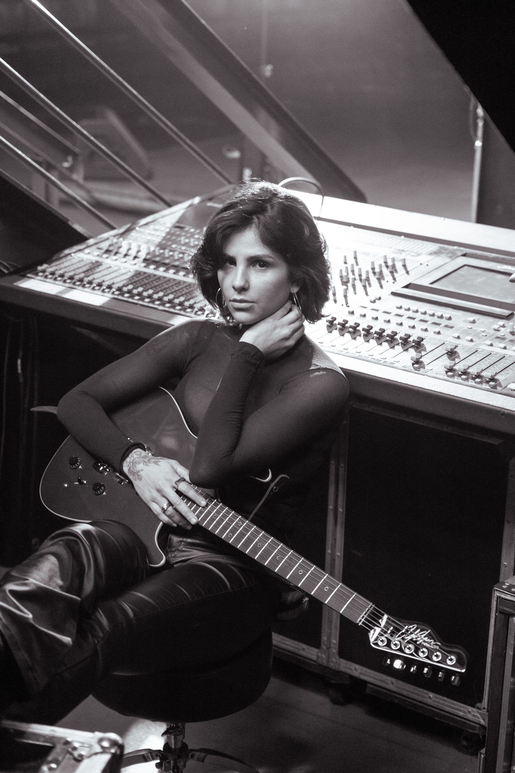 Rayane Fortes homenageia Marina Lima no Bourbon Street