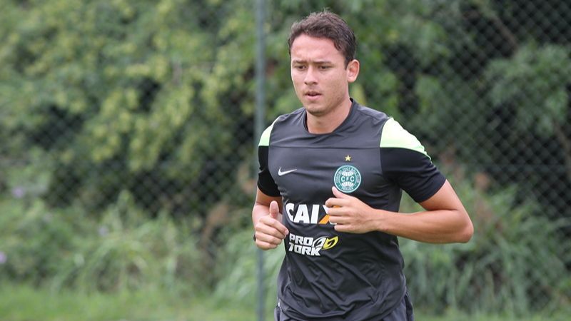 Keirrison no Almenat by Hilton: Ex-Palmeiras e Barcelona comanda torneio exclusivo de Dia dos Pais